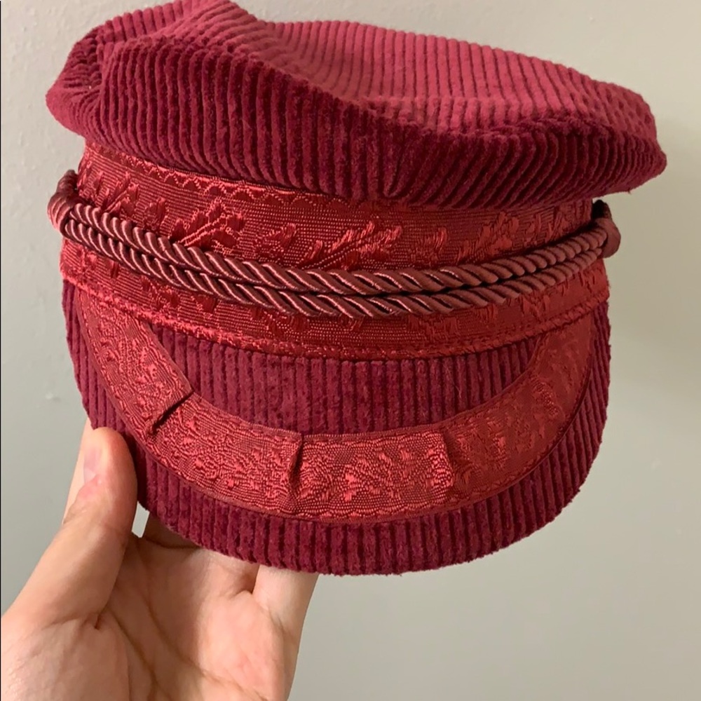 Red hat - Picture 2 of 6